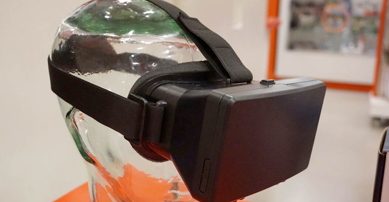 When will we have virtual reality cameras on our smartphones?